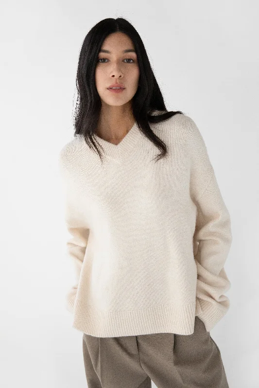 V-NECK SWEATER